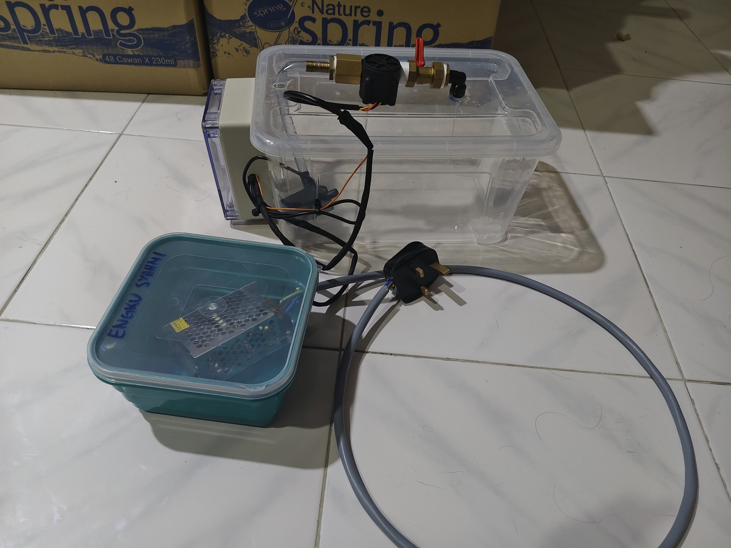 AquaMonitor ESP32 and YF-S201 flow sensor hardware